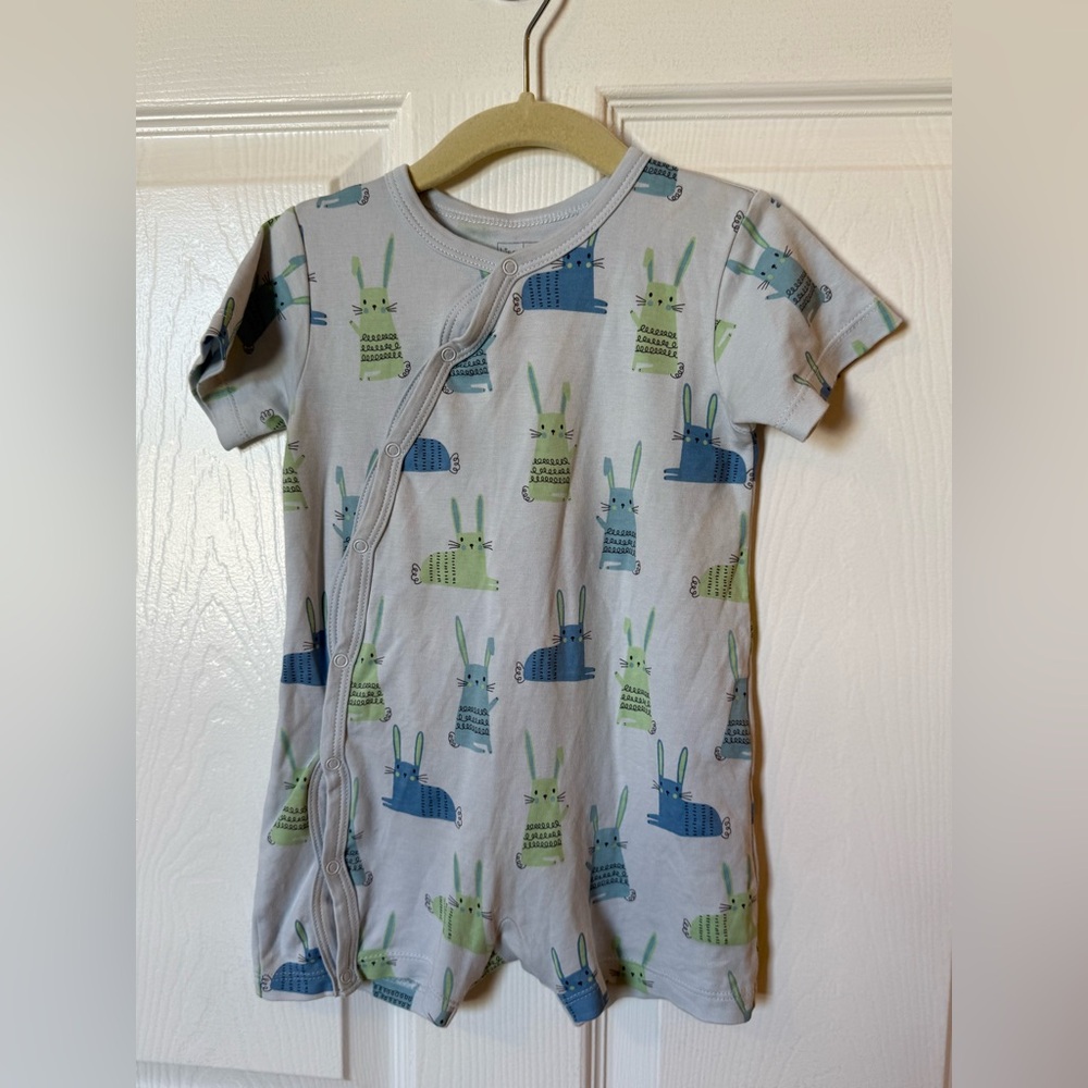 Adorable Bunny Print Baby Onesie Kissy Kissy 12-18 Months